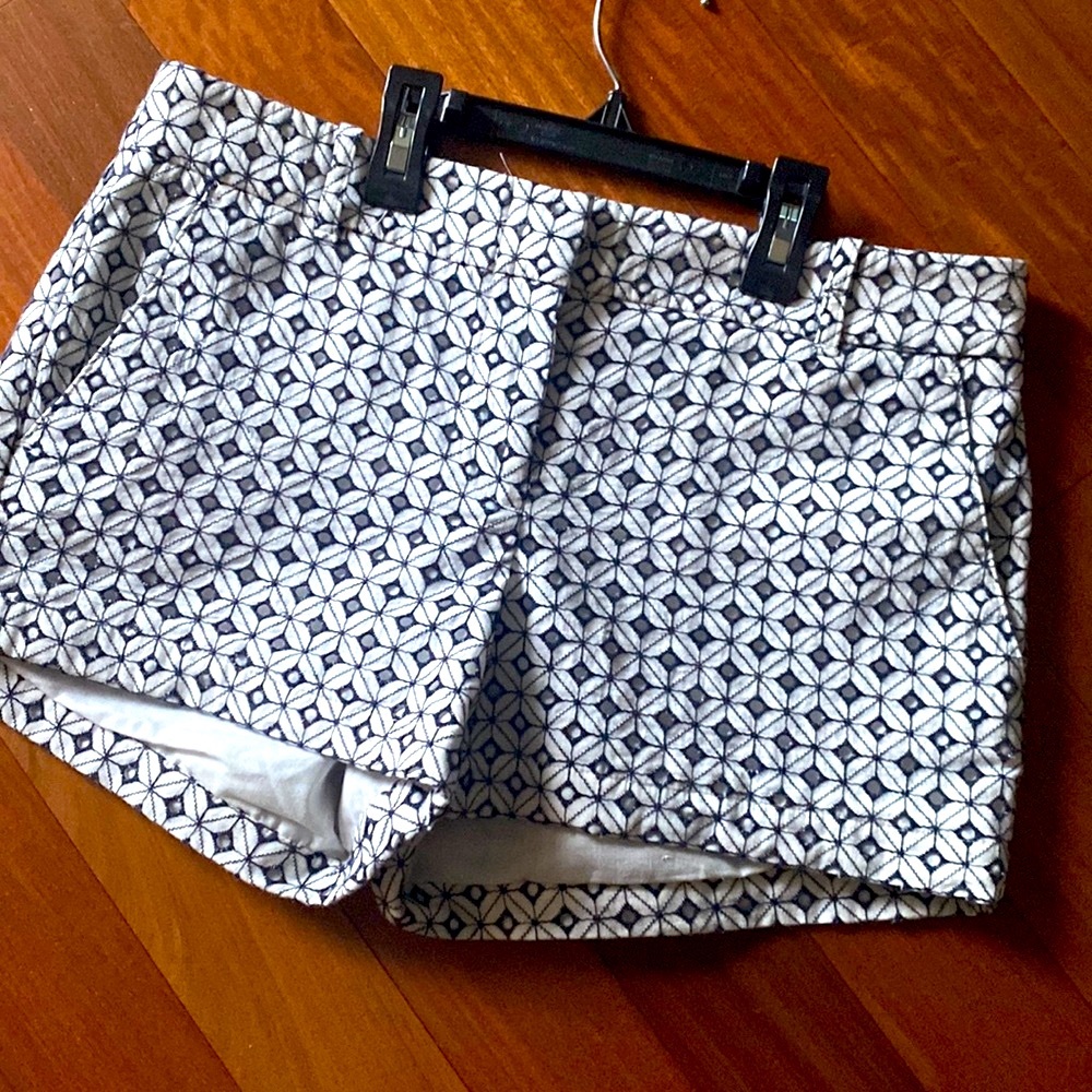JCrew LIKE NEW Lined Chino Shorts Black/White with Stitch Detail Pattern - Sz 4